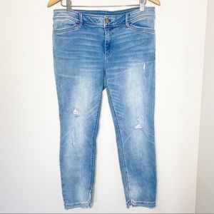 White House black market light wash skimmer jeans size 12